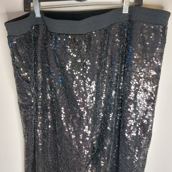 Eloquii Elenents Black Sequin Plus Size Joggers - Picture 7 of 10